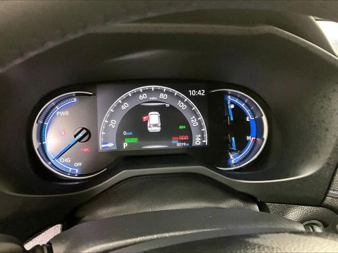 Used 2024 Toyota RAV4 SE image 24