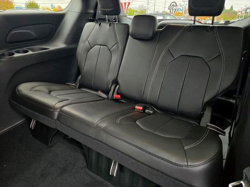 New 2026 Chrysler Pacifica Select image 25