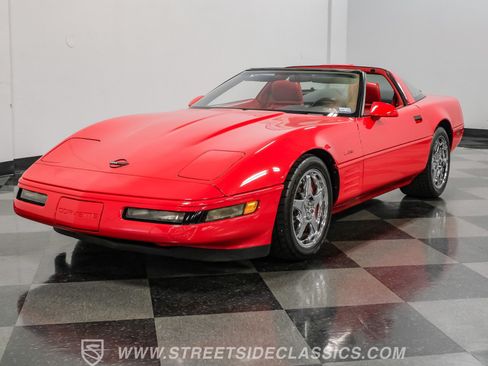 Used 1991 Chevrolet Corvette ZR-1 RWD image 21