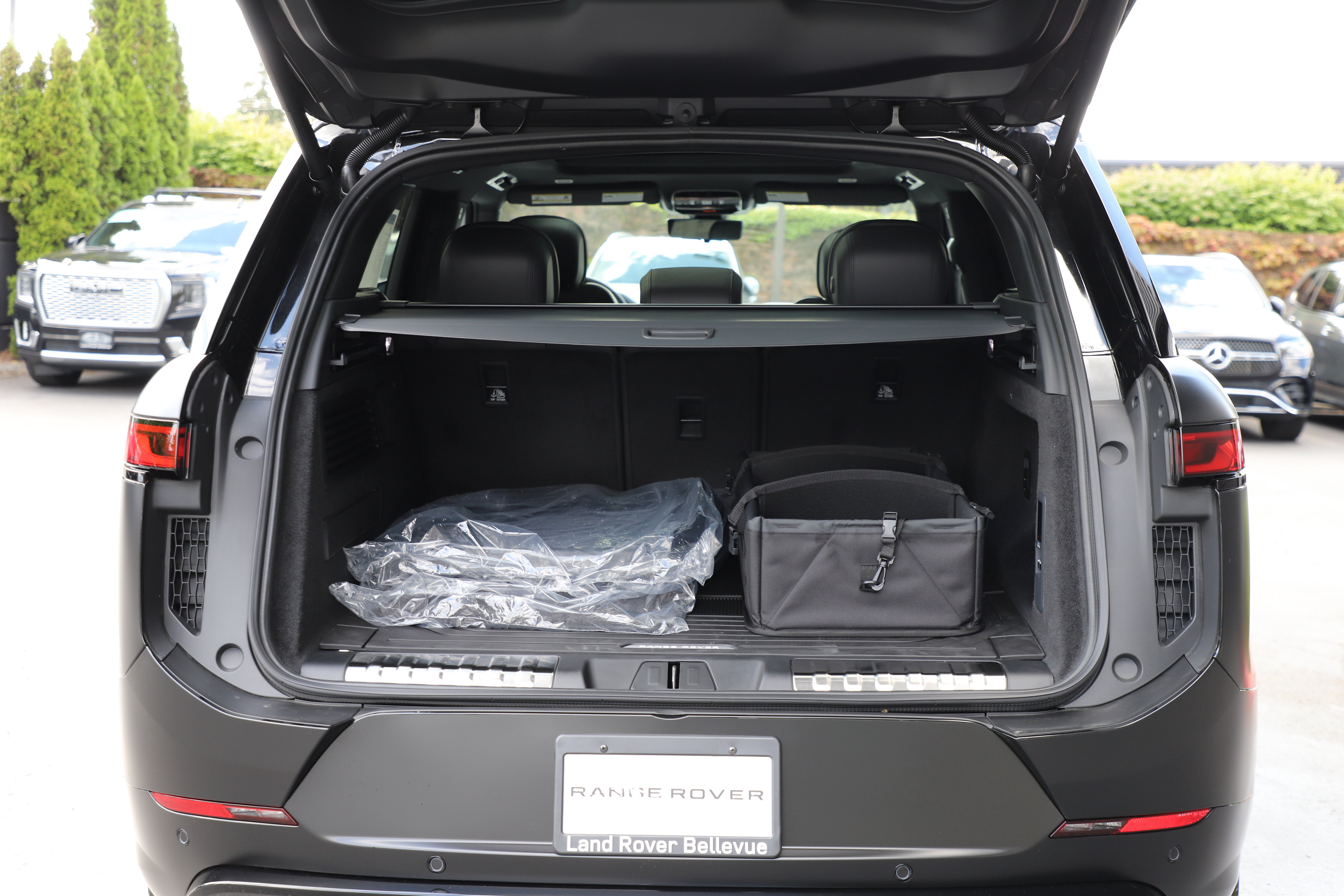 New 2026 Land Rover Range Rover Sport Dynamic SE AWD/4WD image 14
