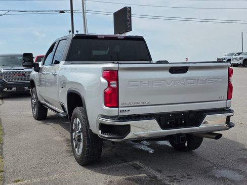 Used 2022 Chevrolet Silverado 2500 LTZ w/ Z71 Off-Road Package AWD/4WD image 5