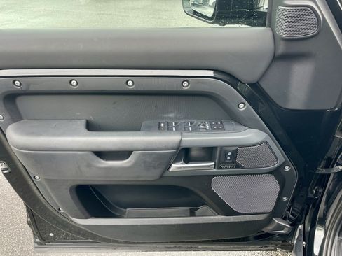 Used 2023 Land Rover Defender 110 X AWD/4WD image 12