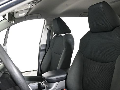 Used 2022 Toyota RAV4 LE image 5