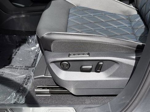 Used 2025 Volkswagen Atlas Cross Sport SEL Premium R-Line image 24