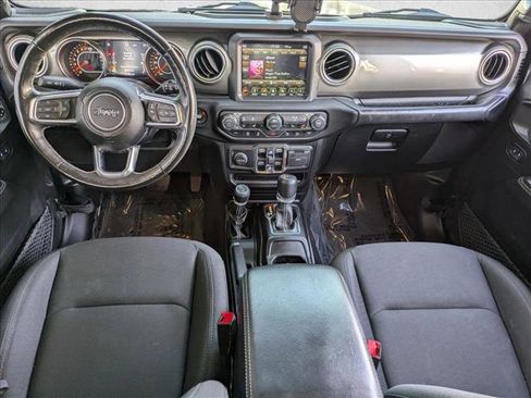 Used 2019 Jeep Wrangler Unlimited Sahara image 16