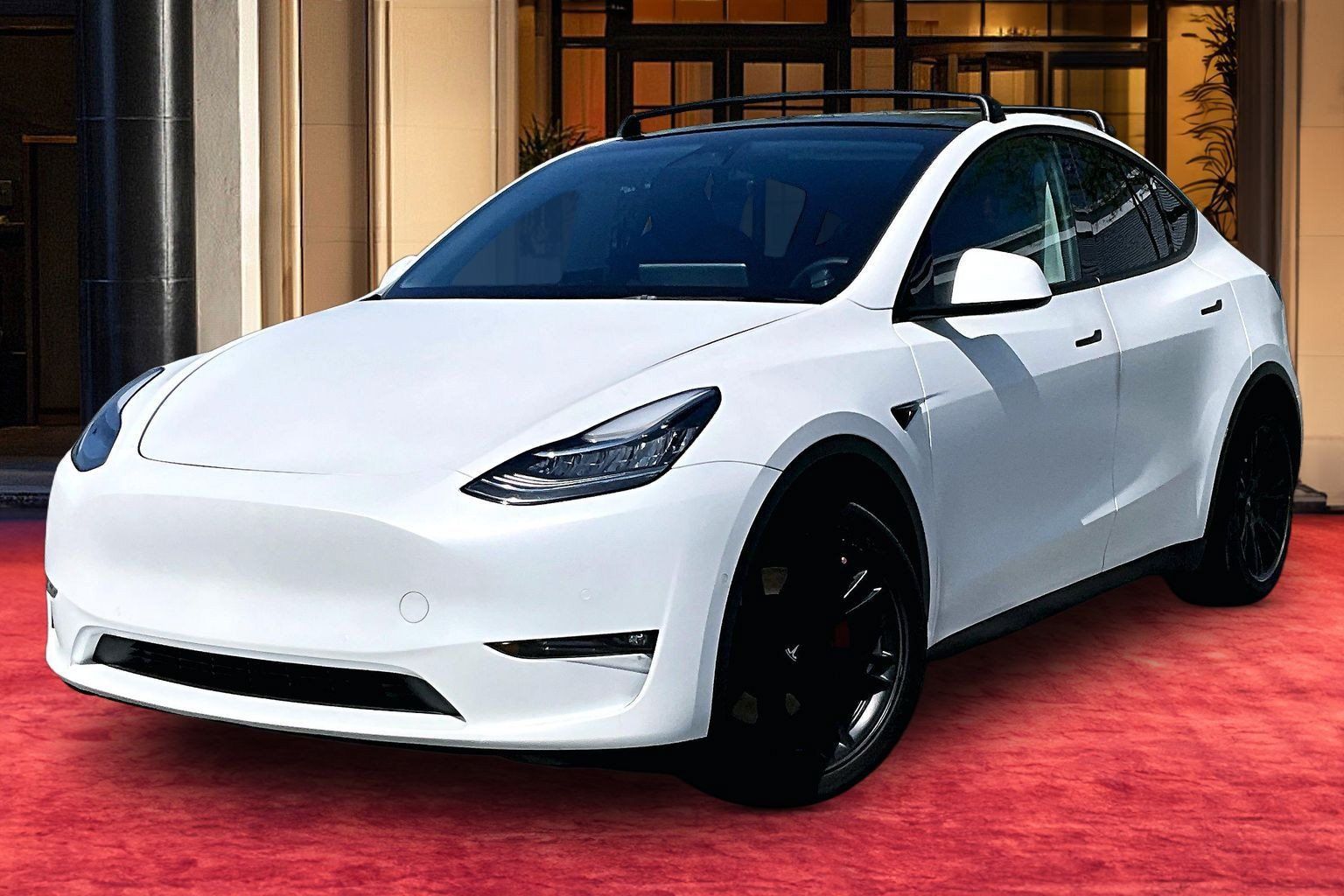 Used 2022 Tesla Model Y Long Range AWD/4WD image 1