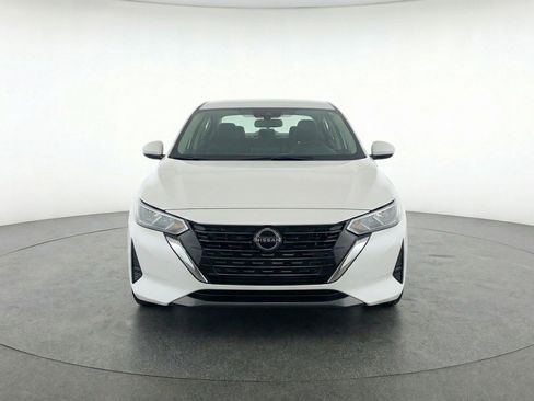 Used 2025 Nissan Sentra SV image 2