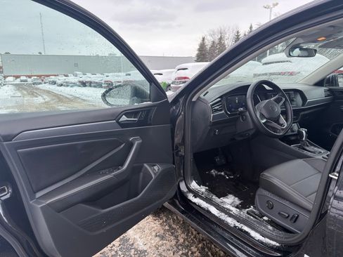 Used 2024 Volkswagen Jetta SE image 10