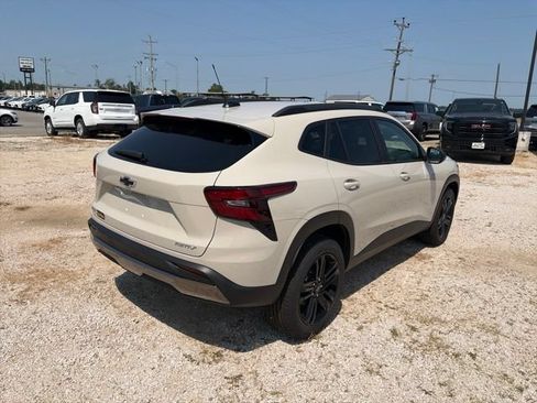 New 2026 Chevrolet Trax ACTIV w/ Driver Confidence Package FWD image 6