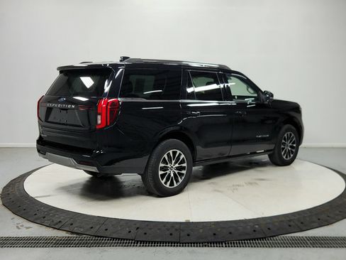 Used 2025 Ford Expedition Platinum AWD/4WD image 8