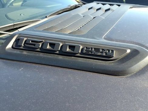 Used 2022 RAM 1500 Laramie AWD/4WD image 5
