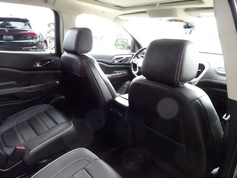 Certified 2022 GMC Acadia Denali w/ Denali Ultimate Package image 25