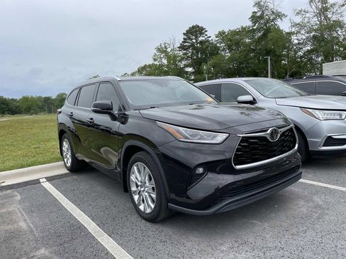 Used 2020 Toyota Highlander Limited AWD/4WD image 1