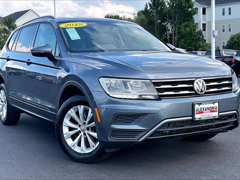 Used 2019 Volkswagen Tiguan S w/ 3rd Row Seat Package AWD/4WD image 2