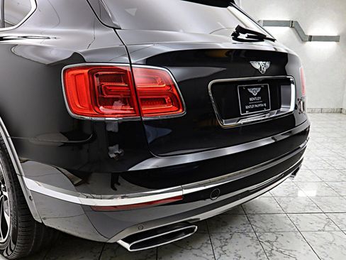 Certified 2017 Bentley Bentayga image 10