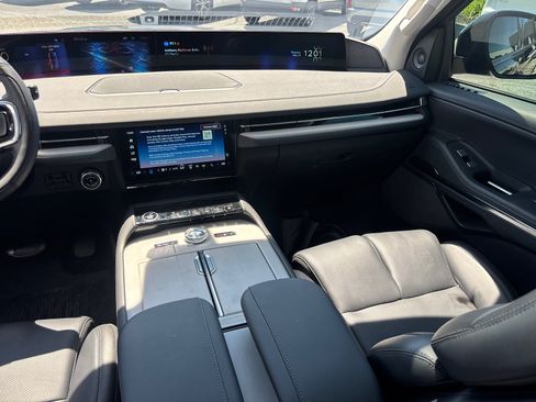Certified 2025 Lincoln Navigator L Reserve AWD/4WD image 31