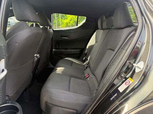 Used 2018 Toyota C-HR XLE FWD image 12