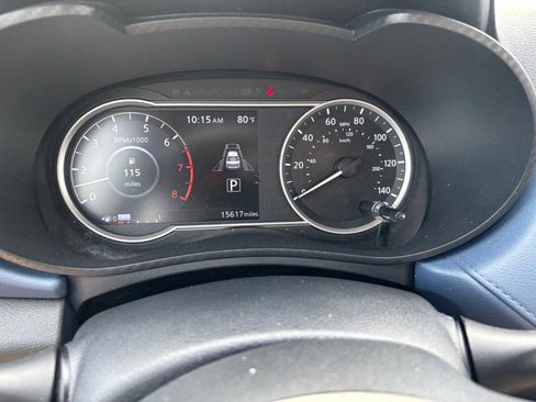 Used 2025 Nissan Versa SV FWD image 19