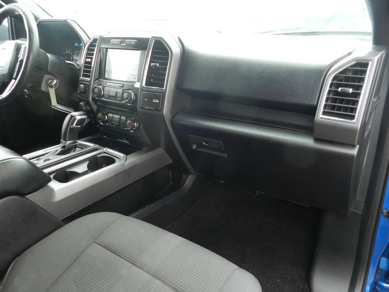 Used 2017 Ford F150 XLT w/ Equipment Group 302A Luxury AWD/4WD image 13
