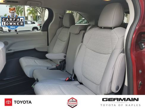 Used 2023 Toyota Sienna LE FWD image 21