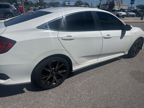 Used 2019 Honda Civic Sport image 3