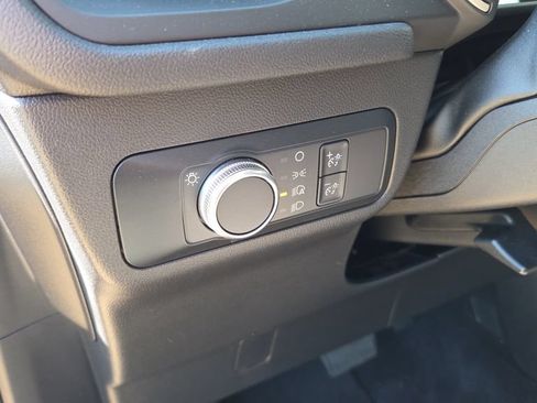 Used 2021 Ford Escape SE w/ Cold Weather Package FWD image 9
