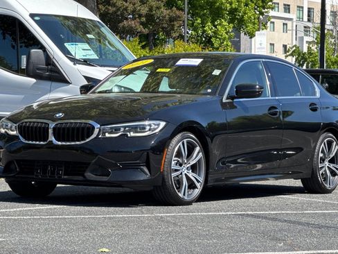 Used 2021 BMW 330i Sedan w/ Convenience Package RWD image 9