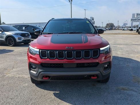 Used 2025 Jeep Compass Trailhawk w/ Trailhawk Elite Group image 8