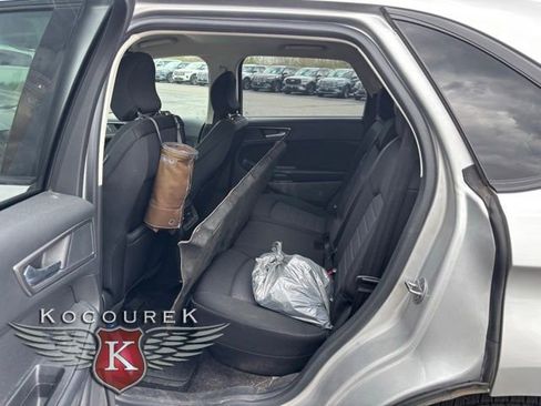 Used 2017 Ford Edge SE AWD/4WD image 10