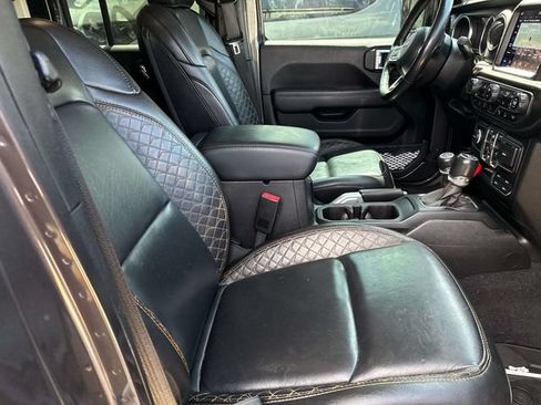 Used 2020 Jeep Wrangler Unlimited Sahara AWD/4WD image 9