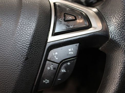 Used 2020 Ford Fusion SE image 22