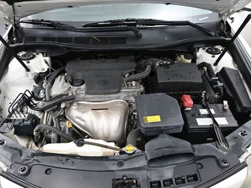 Used 2014 Toyota Camry SE FWD image 25