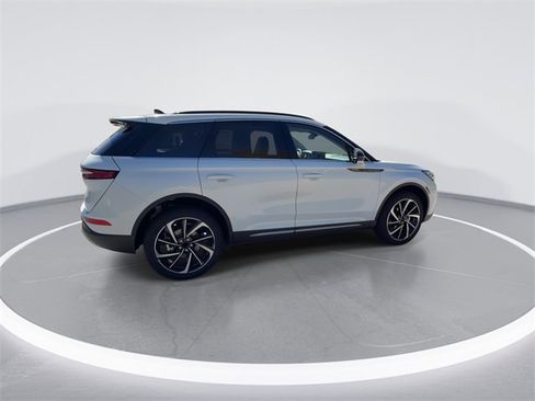 New 2026 Lincoln Corsair Reserve image 9