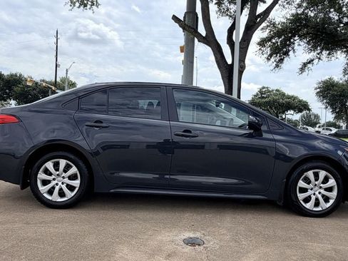 Used 2025 Toyota Corolla LE FWD image 6