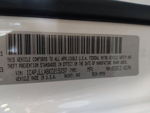 Used 2019 Jeep Cherokee Latitude Plus FWD image 33