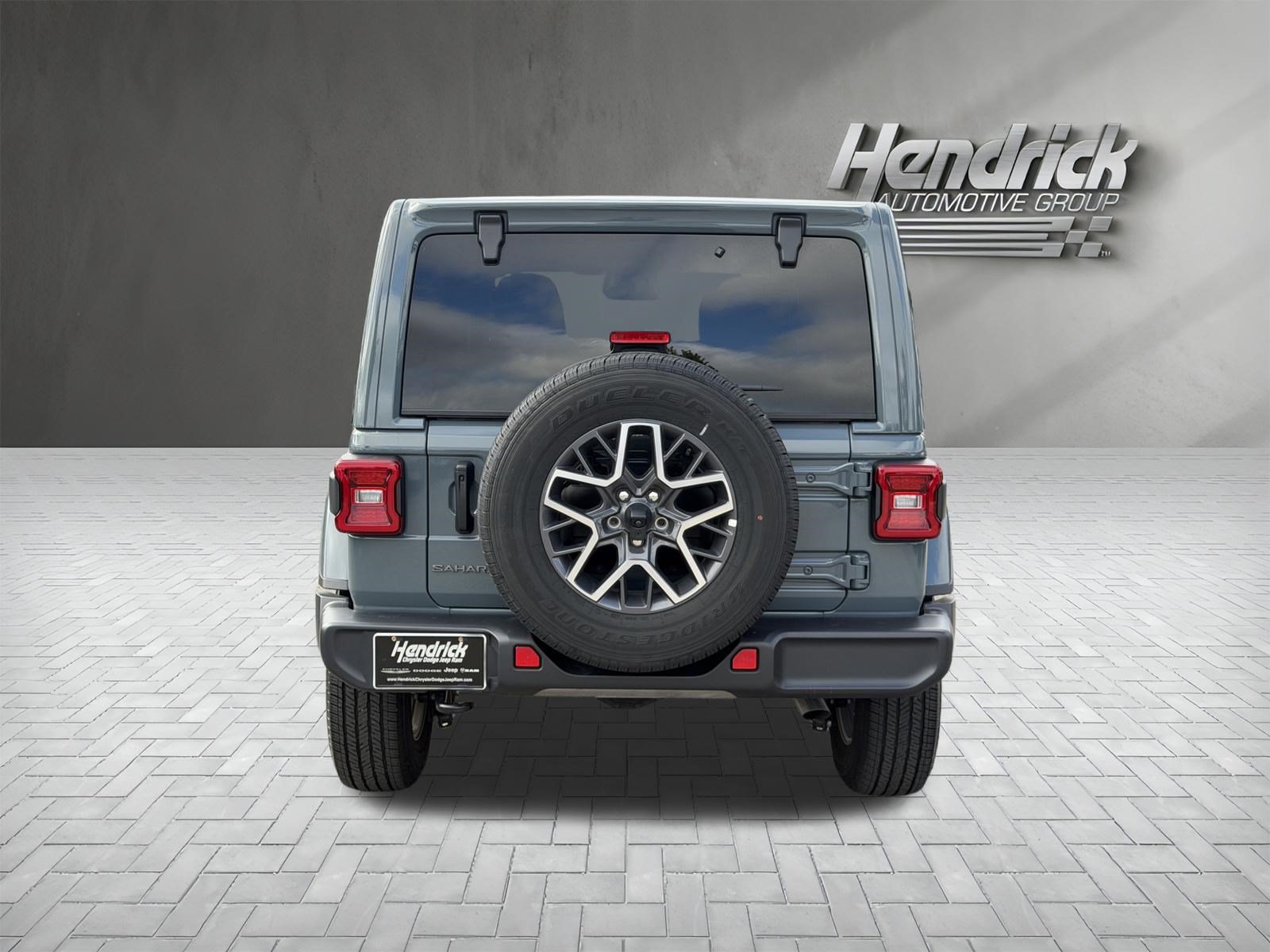 Used 2026 Jeep Wrangler Unlimited Sahara AWD/4WD image 9