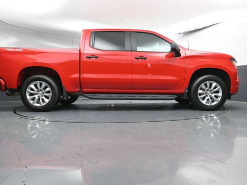 Used 2025 Chevrolet Silverado 1500 Custom image 28