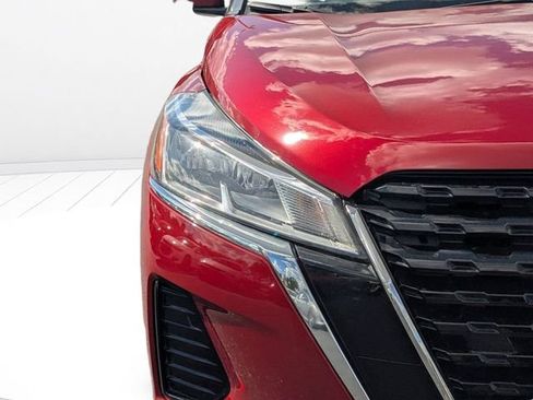 Used 2023 Nissan Kicks SV image 9