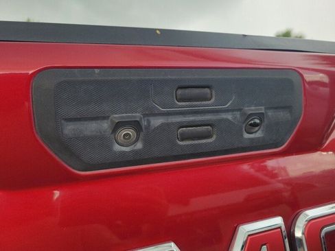 Used 2022 GMC Sierra 1500 SLT AWD/4WD image 5