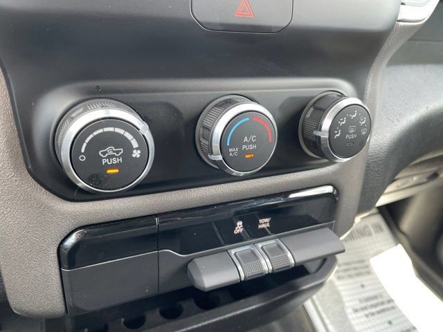 Used 2020 RAM 1500 Big Horn AWD/4WD image 18
