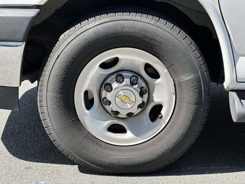 Certified 2025 Chevrolet Express 3500 LT w/ LT Preferred Equipment Group RWD image 8