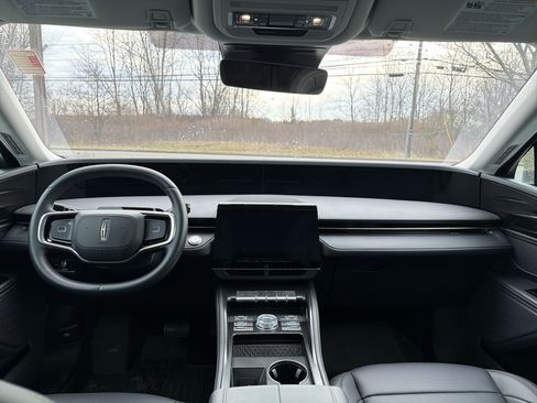 Used 2026 Lincoln Nautilus Premier w/ Jet Appearance Package AWD/4WD image 10