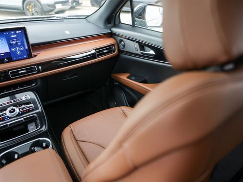 Used 2022 Lincoln Nautilus Reserve image 25