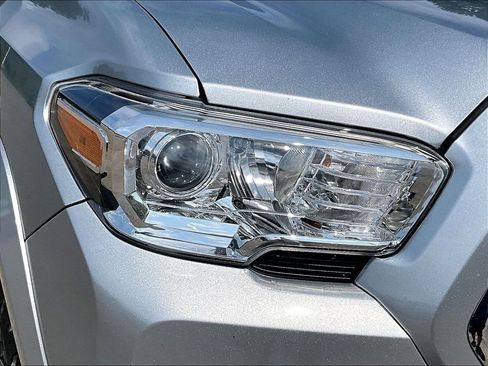 Certified 2023 Toyota Tacoma SR5 AWD/4WD image 26