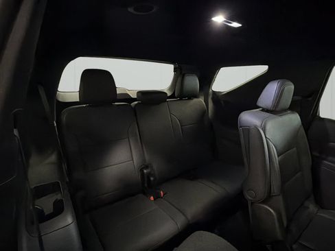 Used 2025 Chevrolet Traverse Z71 AWD/4WD image 50