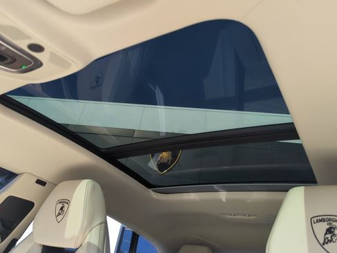 Used 2020 Lamborghini Urus image 15