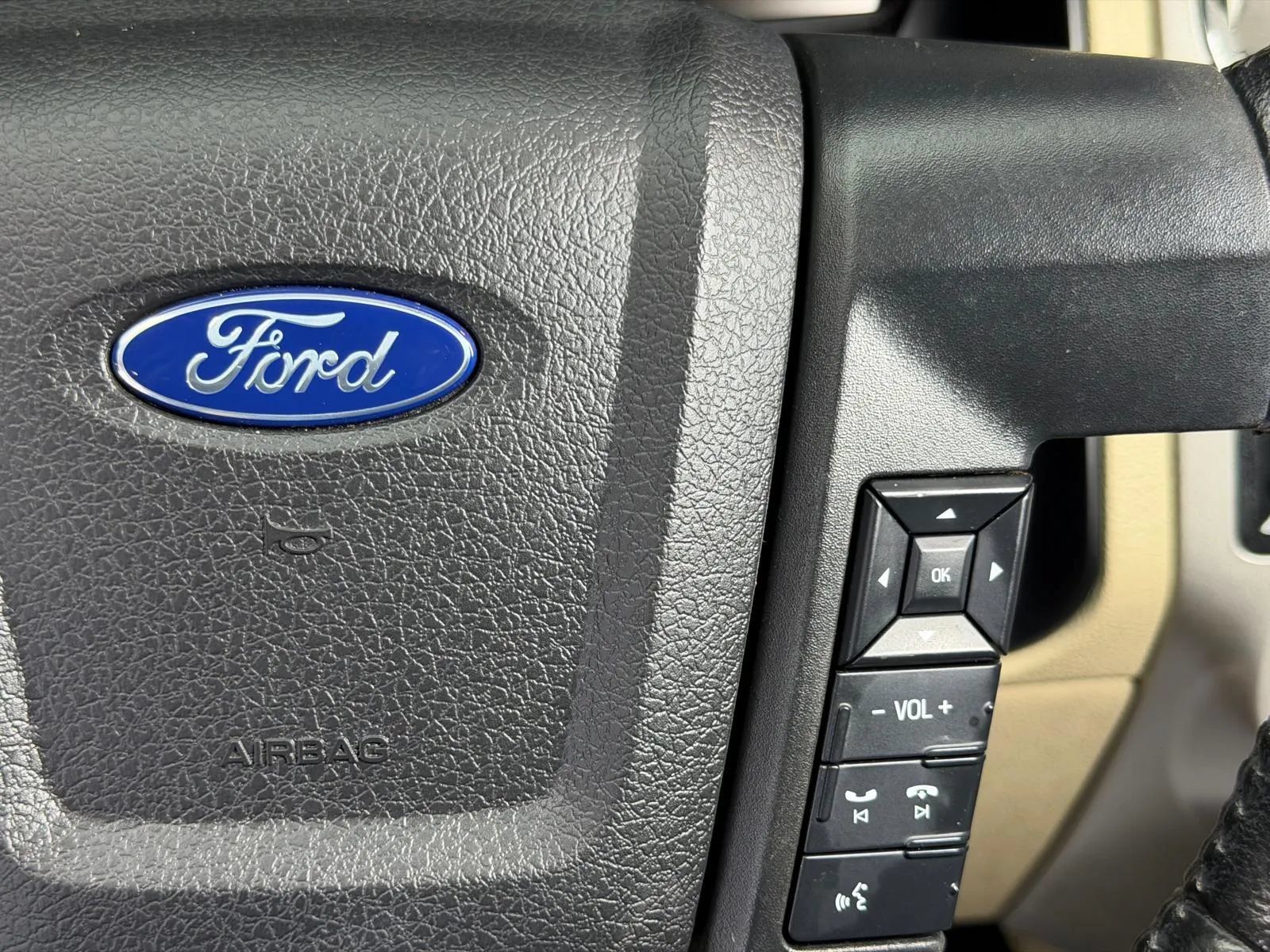 Used 2017 Ford Expedition XLT w/ Equipment Group 202A RWD image 35