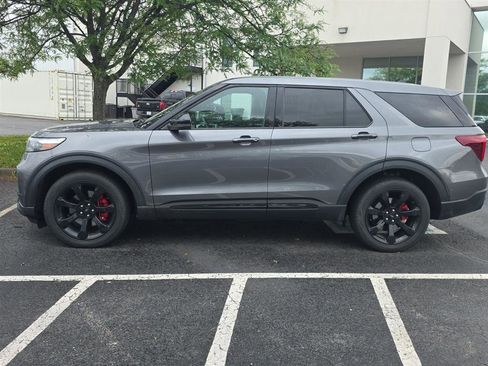 Used 2022 Ford Explorer ST AWD/4WD image 2