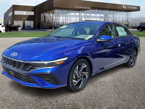 Used 2025 Hyundai Elantra SEL image 1