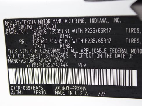 Used 2025 Toyota Sienna XLE FWD image 43